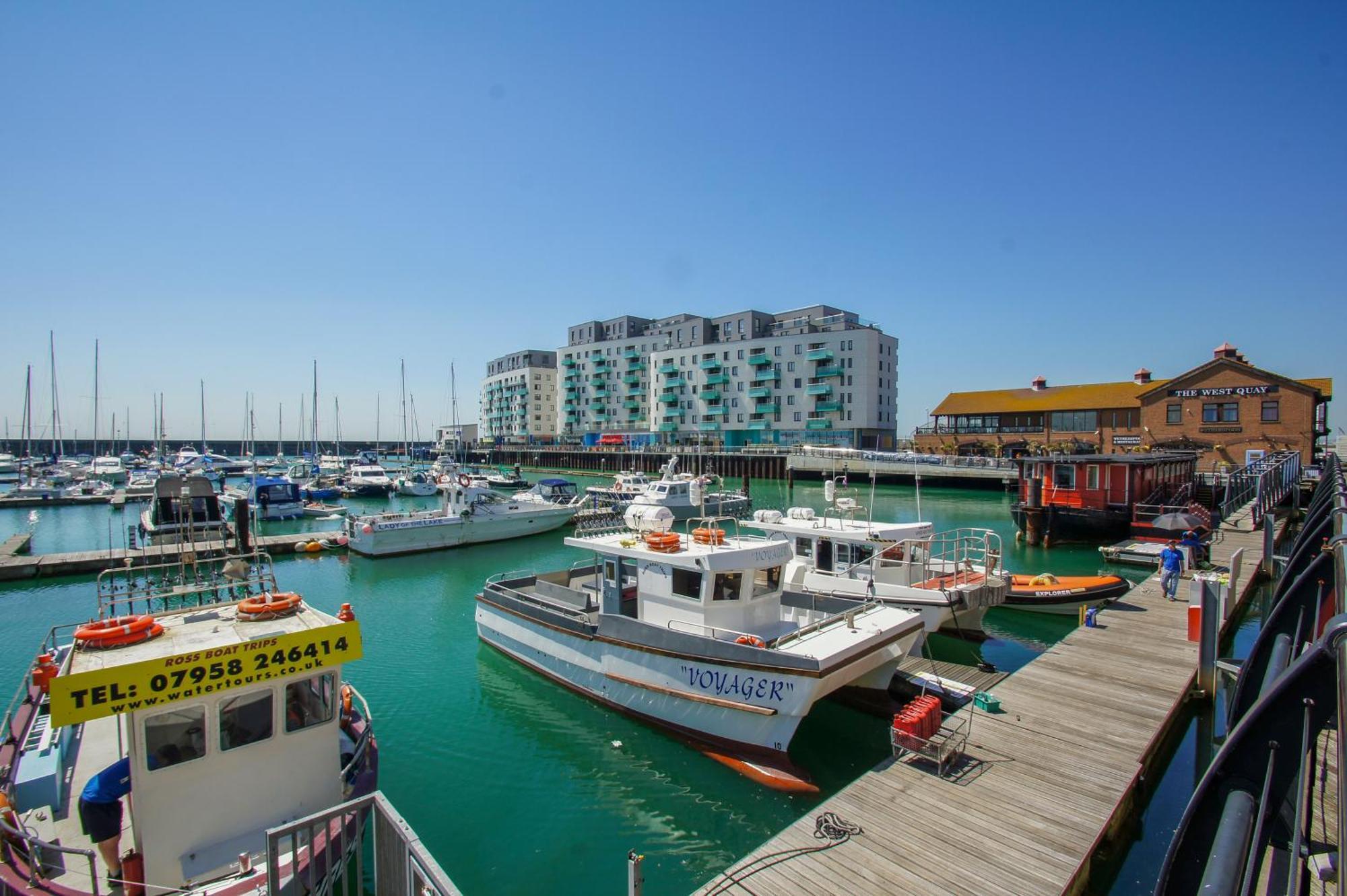 Orion Marina Sea View - Parking - By Brighton Holiday Lets Zewnętrze zdjęcie