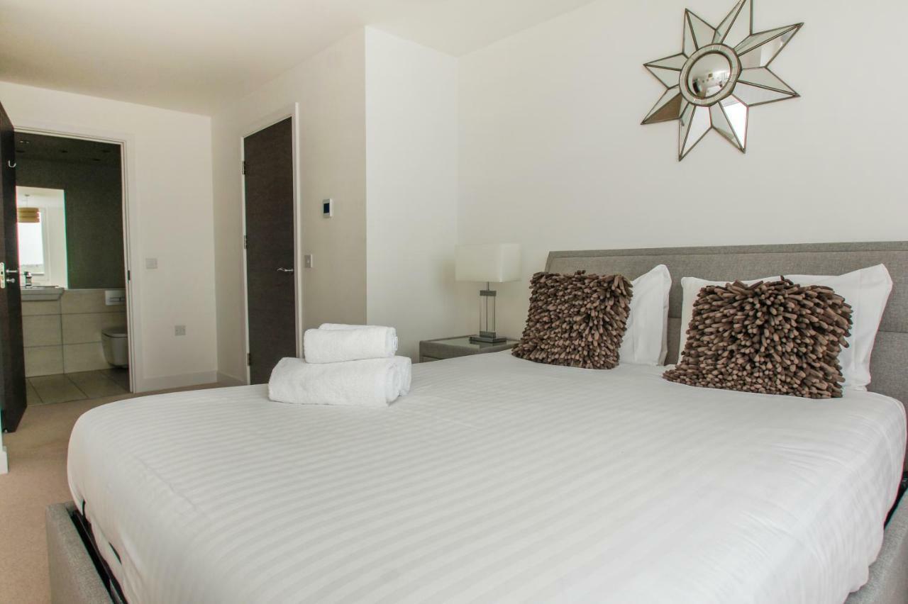 Orion Marina Sea View - Parking - By Brighton Holiday Lets Zewnętrze zdjęcie